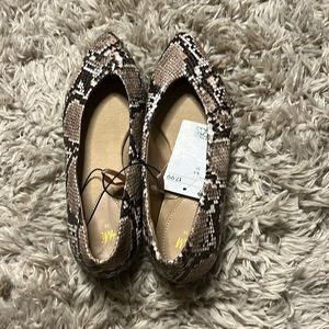 H&M Flats